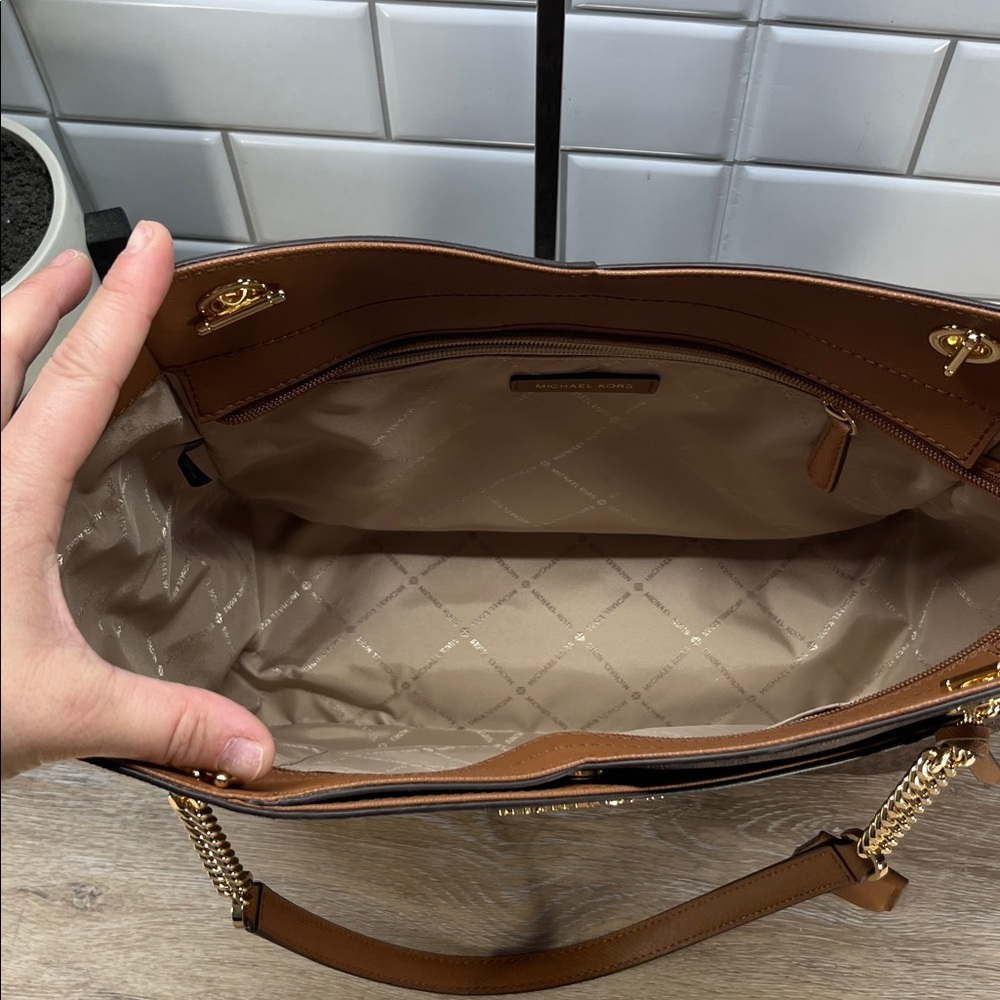 8366 MICHAEL KORS BROWN JET SET TOTE BAG 257878366 - Picture 4 of 14